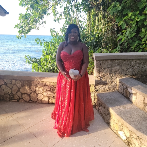 Elegant Red Strapless Gown - Picture 1 of 2